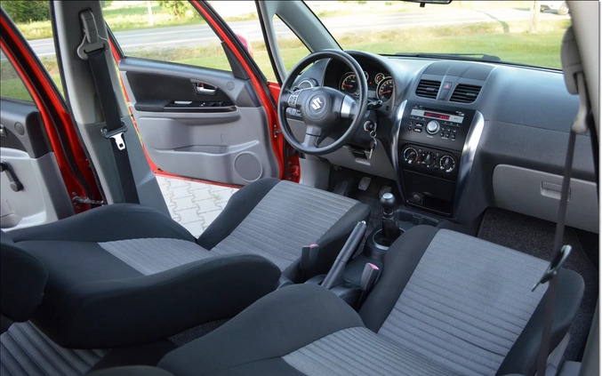 Suzuki SX4 cena 31900 przebieg: 93865, rok produkcji 2013 z Piastów małe 562